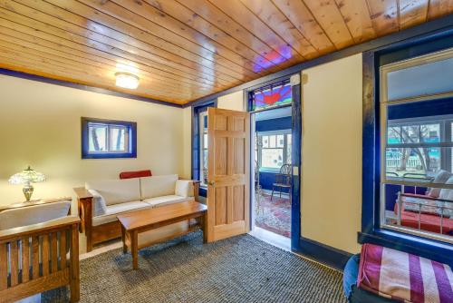 0601 Downtown Salida Cottage with Fireplace and Yard in Salida, USA