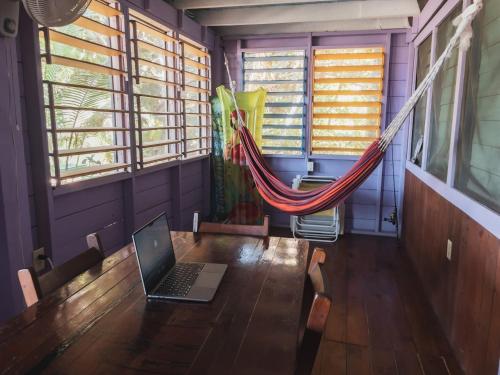 บริการและสิ่งอำนวยความสะดวก, Anda Di Hows Hostel in พลาเซนเซีย