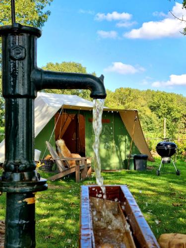 1 double bed, 2 twin beds