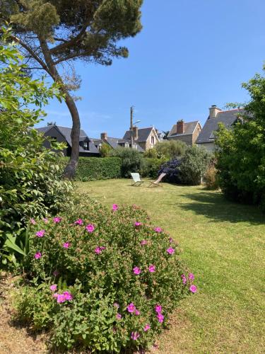 St Malo - Rothéneuf, proche Mont St Michel et Cancale, grande maison familiale