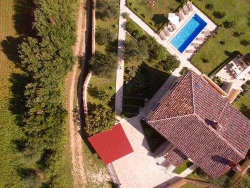 Ferienhaus mit Privatpool für 10 Personen ca 300 qm in Šišan, Istrien Südküste von Istrien