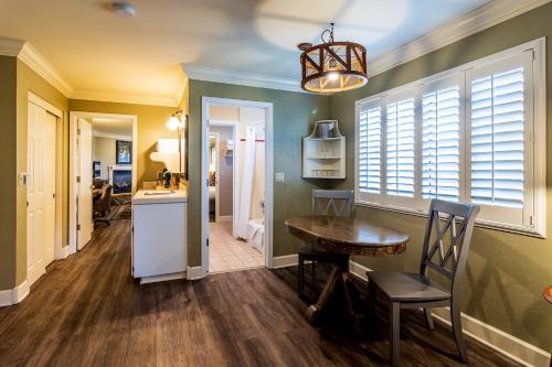 Sadržaji, Cambria Pines Lodge in Cambria (CA)