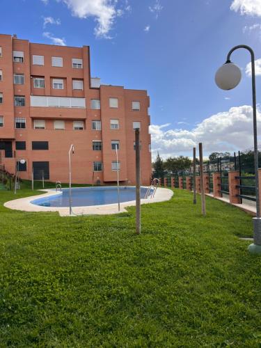 Úszómedence, Apartamento Jardín de Atalaya (Apartamento Jardin de Atalaya) in Camas