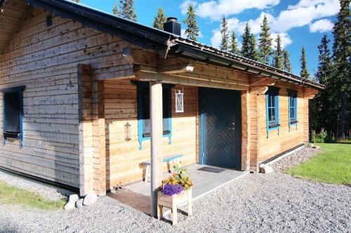 . Charmantes modernes Blockhaus mit Kamin