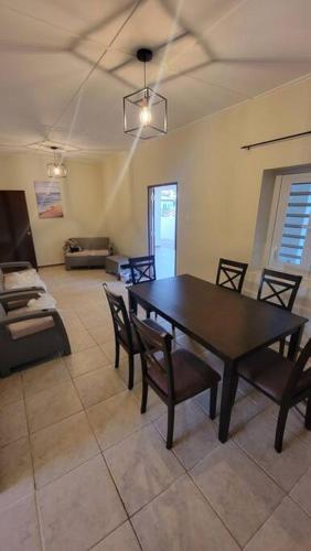 Three-Bedroom House image 10