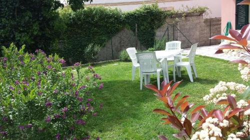 Wohnung in Moneglia mit Privatem Garten