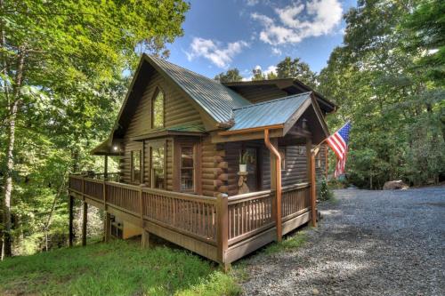 Woodland Escape- Cozy Secluded Dog Friendly Cabin in Morganton, USA