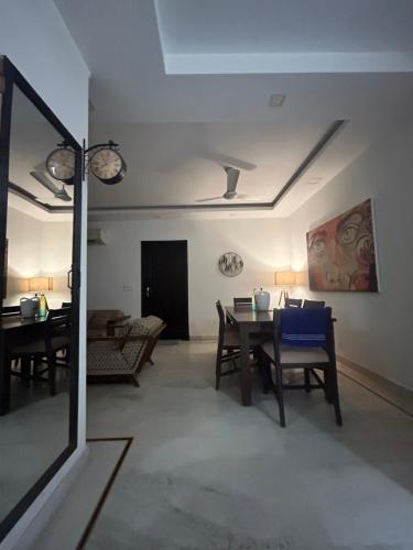 Home Away Home ( East Of Kailash ) New Delhi