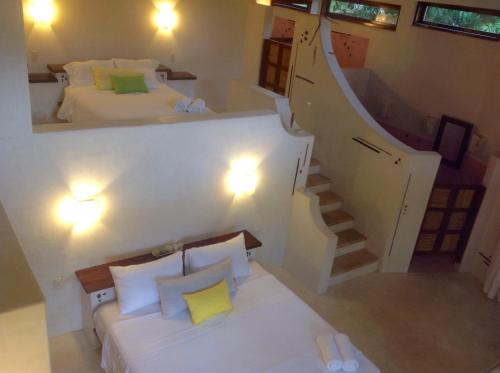 1 king bed, 1 queen bed