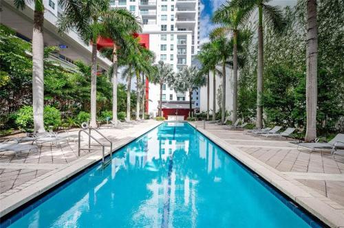 Long Term Stays Allowed DT Miami Rooftop and Lap pool