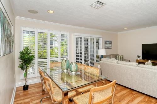 Two-Level, Heated Pool, Trolley to Beach & Village, Siesta Key (fotografie 9)