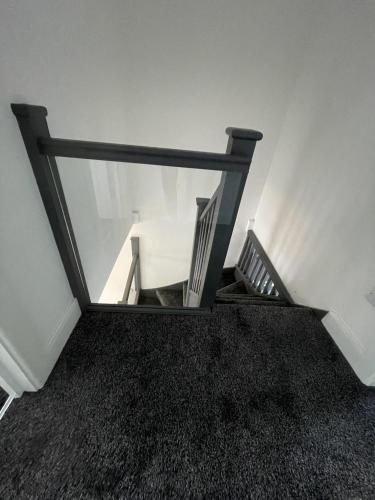 Impeccable Holiday House in London Sleeps four - main image