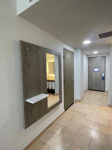 Standard Room image 6