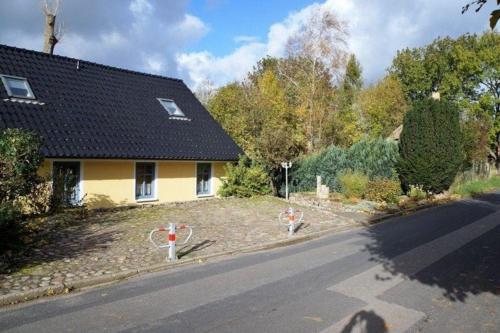 Ferienhaus in Neuenkirchen mit Terrasse, Grill und Garten