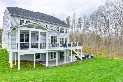 Lakefront Fredericksburg Home with Deck and Fire Pits! in Fredericksburg, USA