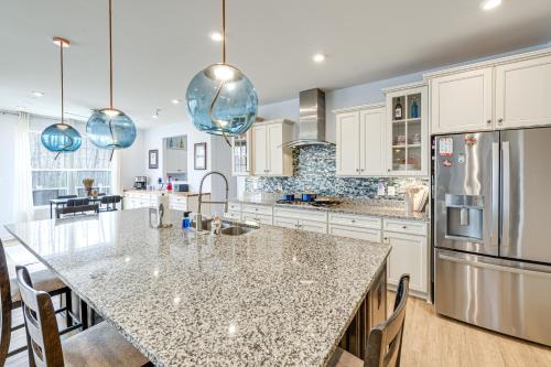 Lakefront Fredericksburg Home with Deck and Fire Pits! in Fredericksburg, USA