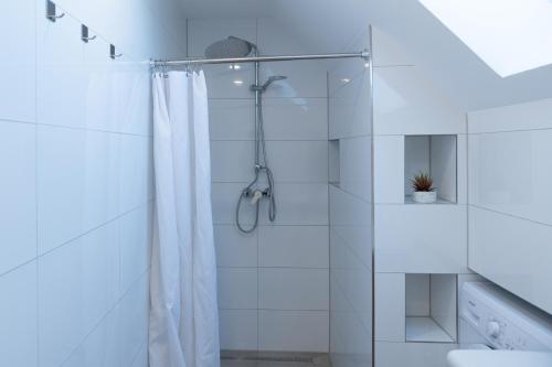 Zuhanyzó, Monteuerunterkunft - Flexibel und Modern!- NEU in Laichingen