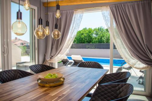 المرافق, Beautiful newly built holiday house with two separate units with private pool in Becici