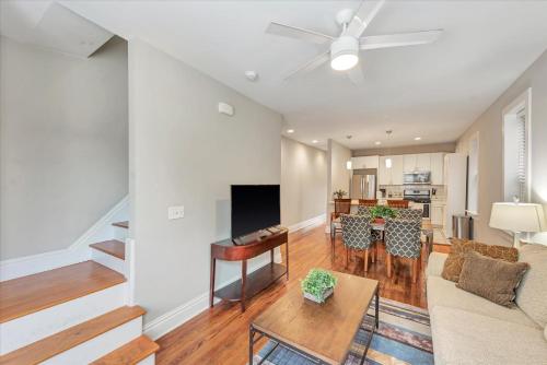 Stunning Townhome in The Grove - 918 in Tower Grove, USA
