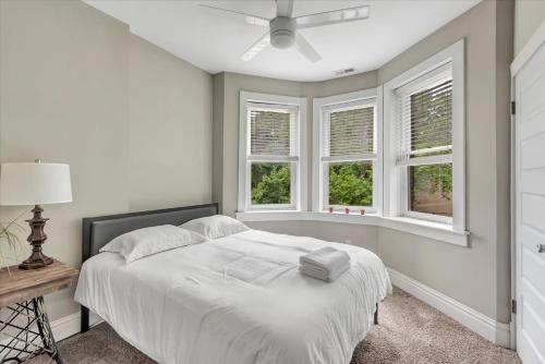 Stunning Townhome in The Grove - 918 in Tower Grove, USA