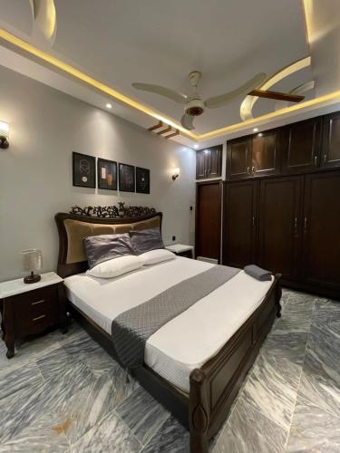 Cozy 2-Bed Portion at Gulshan Iqbal blk 7 - image 11