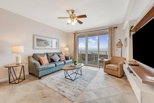 13th Floor 1 BR Condo- private balcony- Ocean Walk in Daytona Beach, USA