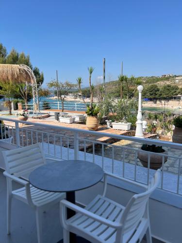 สภาพแวดล้อมโดยรอบ, EMAR Beachfront Hotel Ksamil in คซามิล