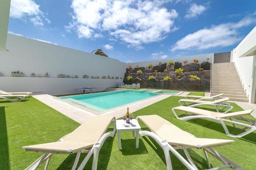 VV Monarca by HH - with cinema room and heated pool