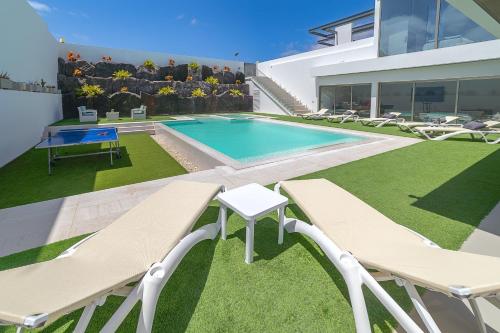 VV Monarca by HH - with cinema room and heated pool