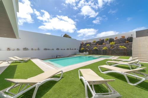 VV Monarca by HH - with cinema room and heated pool