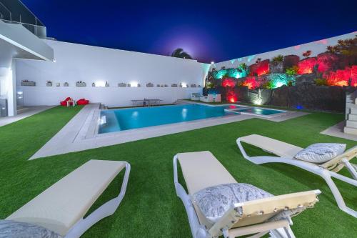 VV Monarca by HH - with cinema room and heated pool