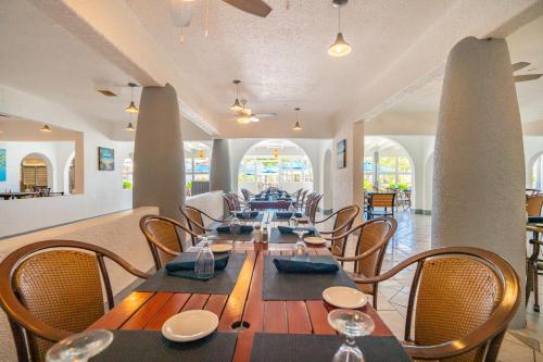 מסעדה, Jolly Beach Resort & Spa Antigua in סאינט מארי
