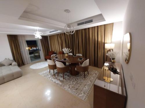 Cairo Festival City New Luxury Modern 3BR + Maid Room - image 4