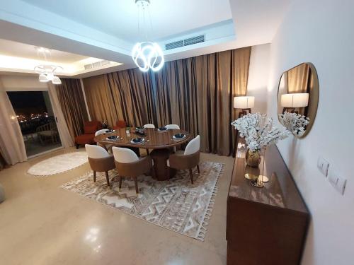 Cairo Festival City New Luxury Modern 3BR + Maid Room - image 9