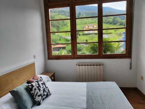 3 bedrooms, 4 beds