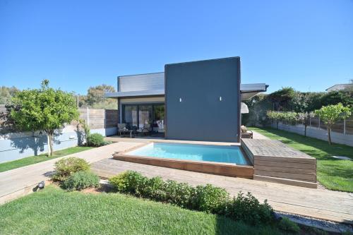 Schinias beach villa