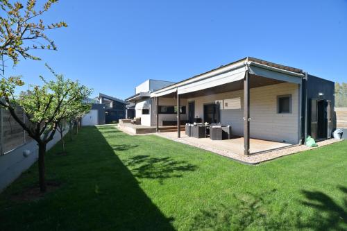 Schinias beach villa