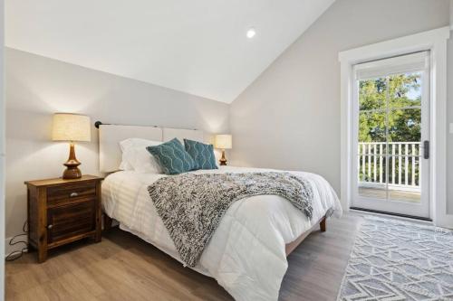 Sunrise at the Bridge Collective Sunrise at the Bridge Collective