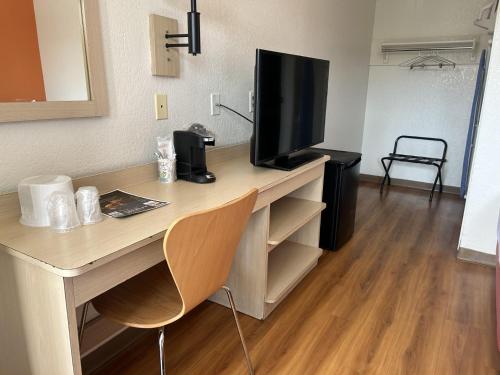 Motel 6-Stanton CA - image 7