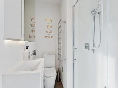 Central 2 BR apt - large balcony by Zodiak Stays, Auckland (fotografie 9)