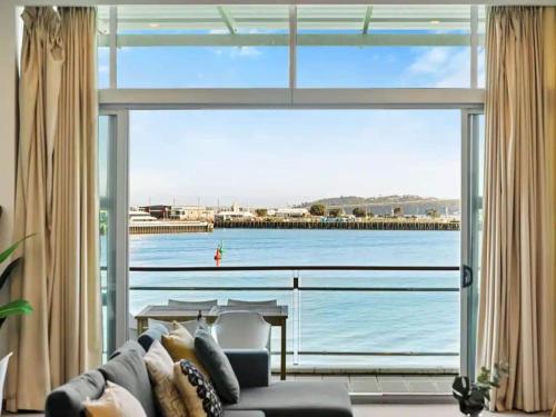 Relaxing Sea Wharf View Apartment by Zodiak Stays