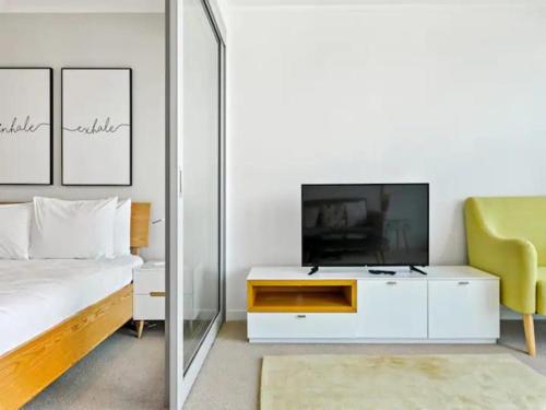 Heart of the City Stylish 1BR Flat Zodiak Stays, Auckland (photo 10)