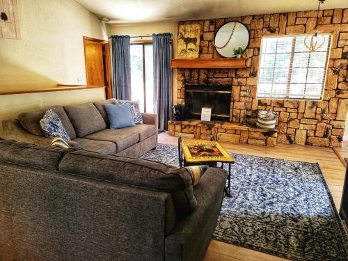 Treehouse Cottage - Crestline