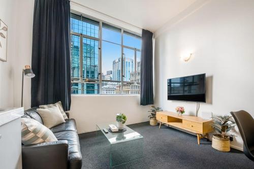 Open-plan living in the heart of CBD Zodiak Stays, Auckland