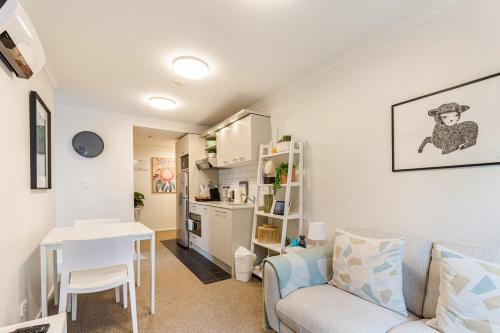 Prime location - 2BR Urban retreat I Zodiak Stays, Auckland (fotografie 6)