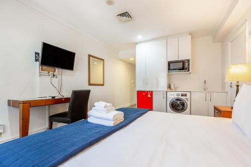 Cosy studio on Queen Street