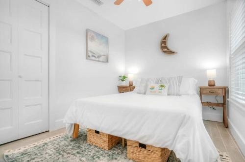 Duplex, Paradise Packs A Punch! Beachside Home, Heated Pool, Outdoor Lounge, Steps from Beach Access Duplex, Paradise Packs A Punch! Beachside Home, Heated Pool, Outdoor Lounge, Steps from Beach Access