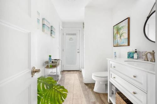 Duplex, Paradise Packs A Punch! Beachside Home, Heated Pool, Outdoor Lounge, Steps from Beach Access Duplex, Paradise Packs A Punch! Beachside Home, Heated Pool, Outdoor Lounge, Steps from Beach Access