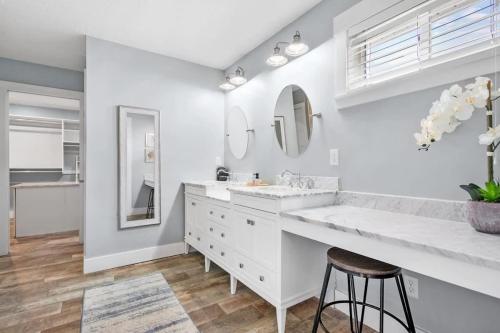 Duplex, Paradise Packs A Punch! Beachside Home, Heated Pool, Outdoor Lounge, Steps from Beach Access Duplex, Paradise Packs A Punch! Beachside Home, Heated Pool, Outdoor Lounge, Steps from Beach Access