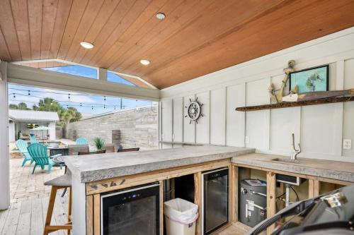 Duplex, Paradise Packs A Punch! Beachside Home, Heated Pool, Outdoor Lounge, Steps from Beach Access Duplex, Paradise Packs A Punch! Beachside Home, Heated Pool, Outdoor Lounge, Steps from Beach Access